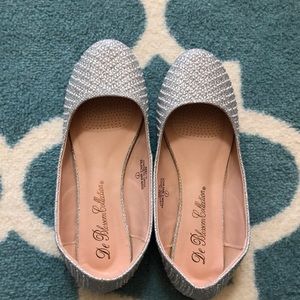 Silver pearl flats